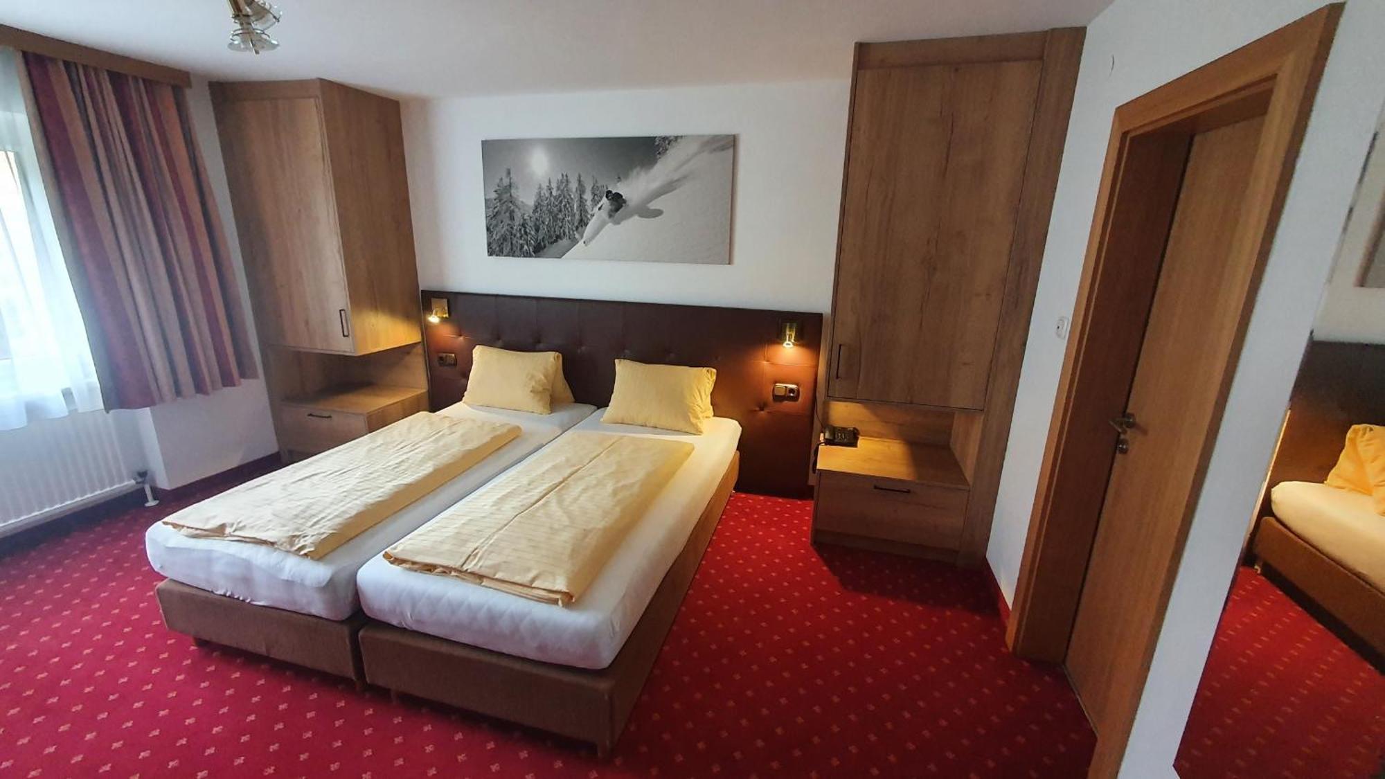 Hotel Garni Dorfblick Sankt Anton am Arlberg Buitenkant foto
