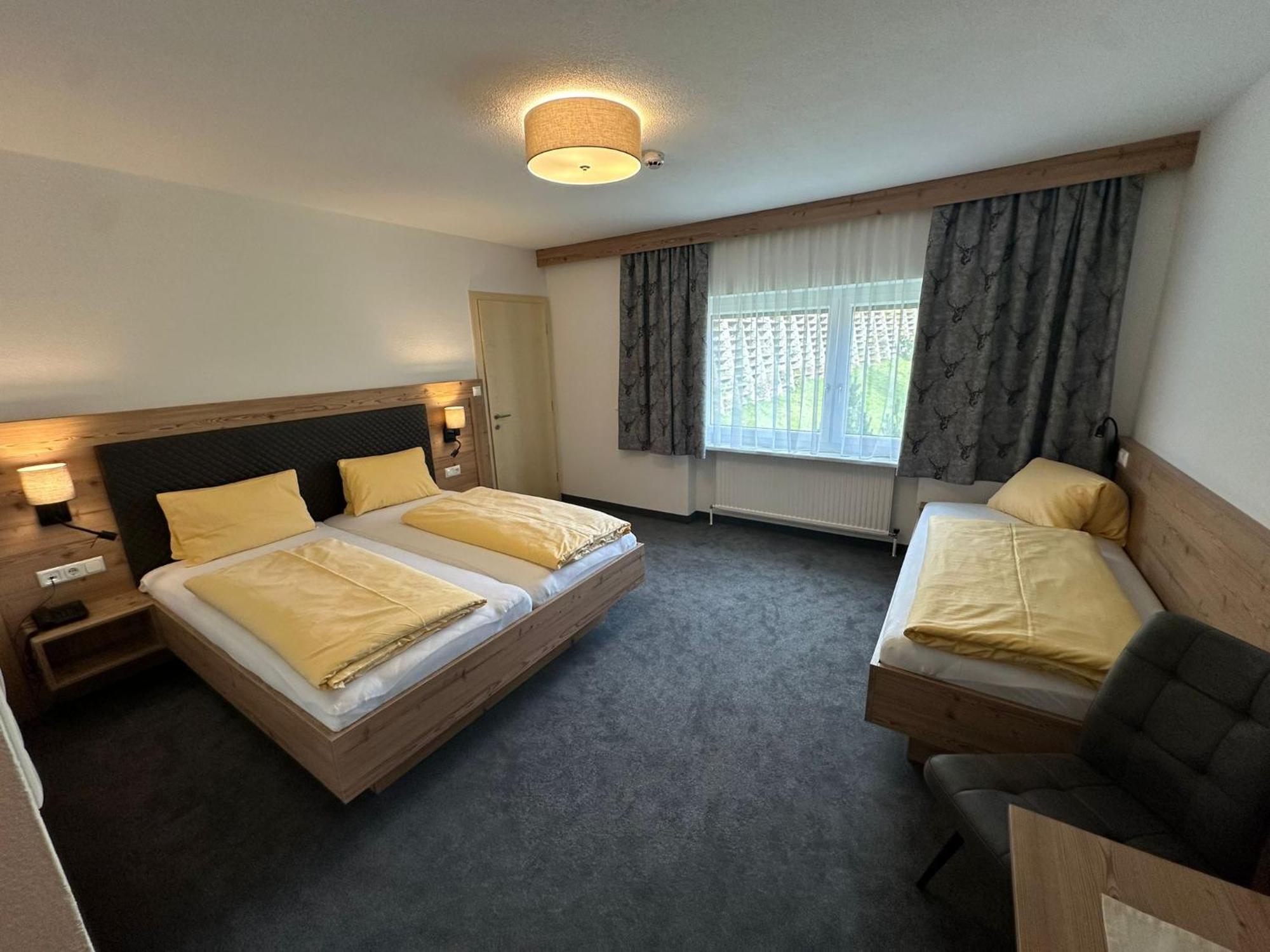 Hotel Garni Dorfblick Sankt Anton am Arlberg Buitenkant foto