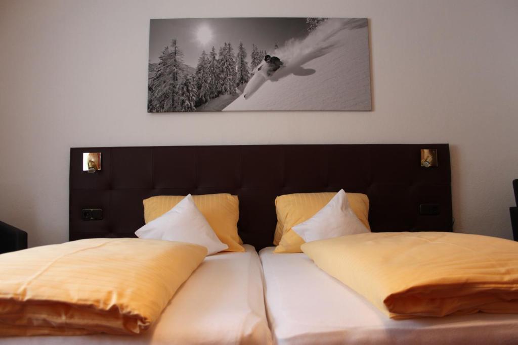 Hotel Garni Dorfblick Sankt Anton am Arlberg Kamer foto